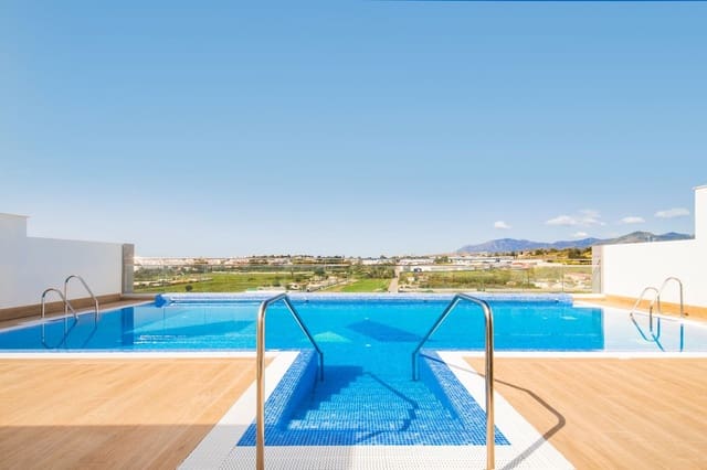 2 quarto Apartamento para venda em Nueva Andalucia, Marbella com piscina - 675 000 € (Ref: 10055561)