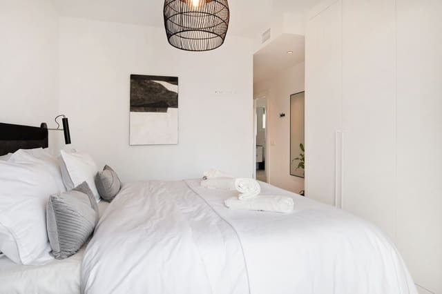 2 quarto Apartamento para venda em Nueva Andalucia, Marbella com piscina - 675 000 € (Ref: 10055561)