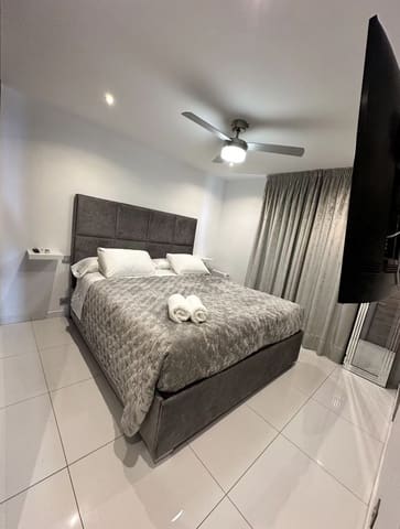 2 slaapkamer Appartement te koop in Marbella met garage - € 1.649.000 (Ref: 10059198)