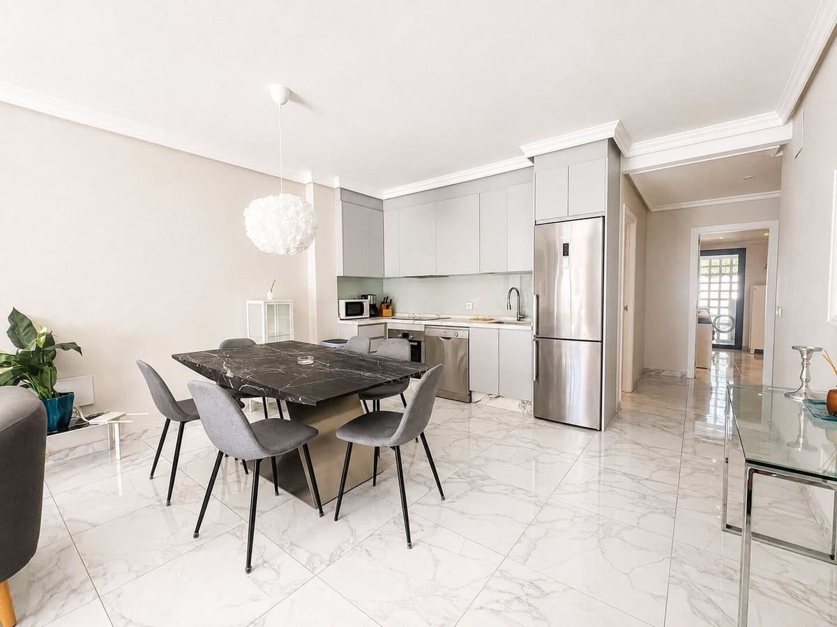 3 sovrum Lägenhet till salu i Nueva Andalucia med pool garage - 499 000 € (Ref: 10059442)
