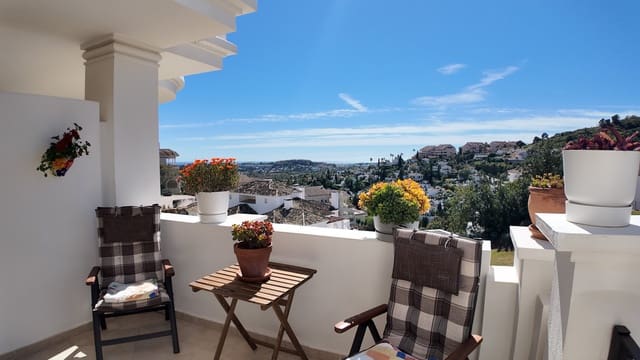 2 soverom Leilighet til salgs i Nueva Andalucia, Marbella med svømmebasseng garasje - € 550 000 (Ref: 10059450)