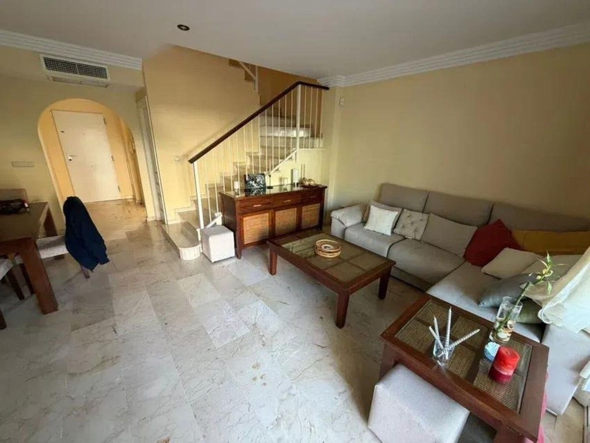 4 bedroom Townhouse for sale in El Rosario with pool garage - € 585,000 (Ref: 10059453)