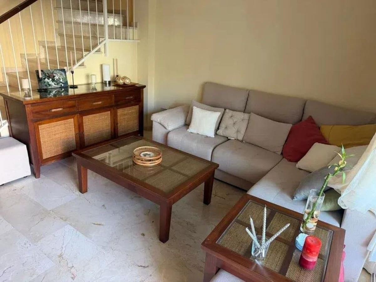 4 bedroom Townhouse for sale in El Rosario with pool garage - € 585,000 (Ref: 10059453)