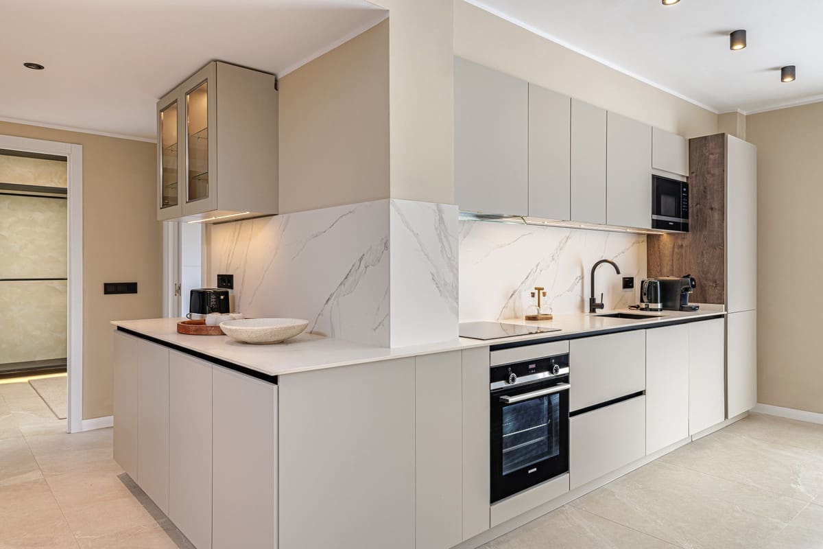 4 slaapkamer Appartement te koop in Nueva Andalucia met zwembad garage - € 775.000 (Ref: 10059455)