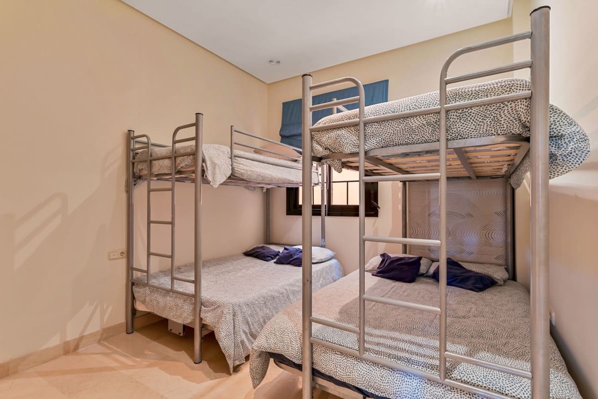 2 quarto Apartamento para venda em Puerto Banus com piscina garagem - 825 000 € (Ref: 10061992)