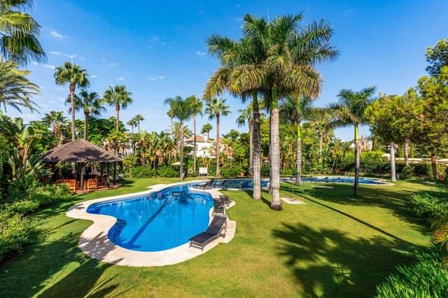 2 quarto Apartamento para venda em Puerto Banus, Marbella com piscina garagem - 825 000 € (Ref: 10061992)