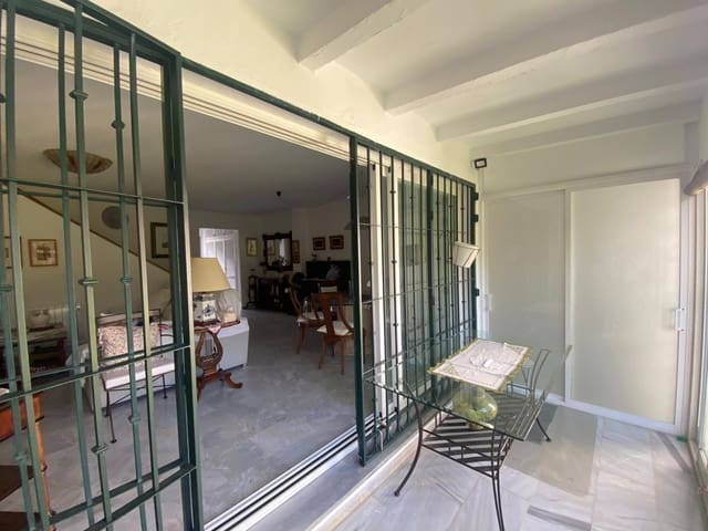 5 bedroom Townhouse for sale in New Golden Mile, Estepona with pool garage - € 1,090,000 (Ref: 10062006)