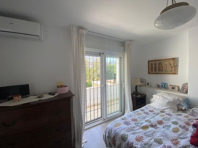 5 bedroom Townhouse for sale in New Golden Mile, Estepona with pool garage - € 1,090,000 (Ref: 10062006)
