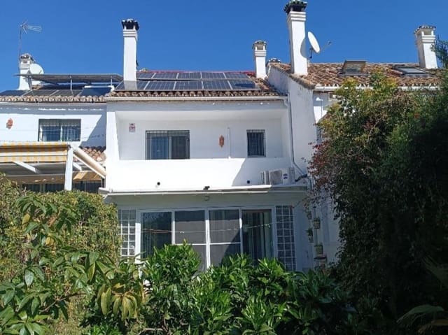 5 bedroom Townhouse for sale in New Golden Mile, Estepona with pool garage - € 1,090,000 (Ref: 10062006)