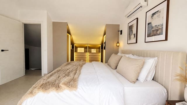 4 bedroom Penthouse for sale in Nueva Andalucia, Marbella with pool garage - € 1,090,000 (Ref: 10062033)