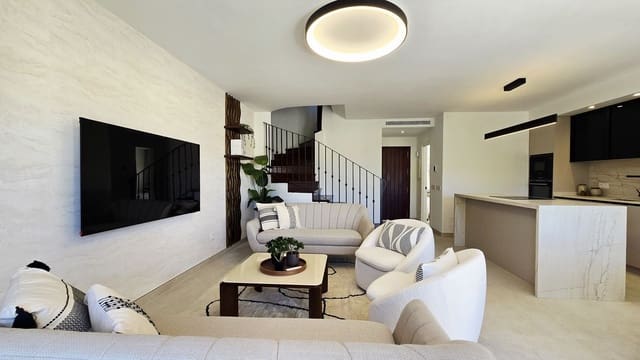 4 bedroom Penthouse for sale in Nueva Andalucia, Marbella with pool garage - € 1,090,000 (Ref: 10062033)