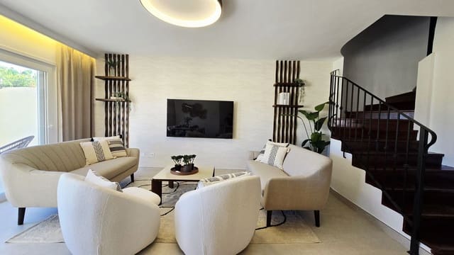 4 bedroom Penthouse for sale in Nueva Andalucia, Marbella with pool garage - € 1,090,000 (Ref: 10062033)