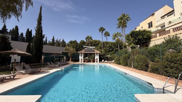 4 bedroom Penthouse for sale in Nueva Andalucia, Marbella with pool garage - € 1,090,000 (Ref: 10062033)
