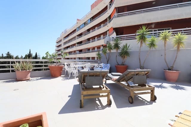 3 chambre Penthouse à vendre à Marbella avec piscine - 1 530 000 € (Ref: 10064637)