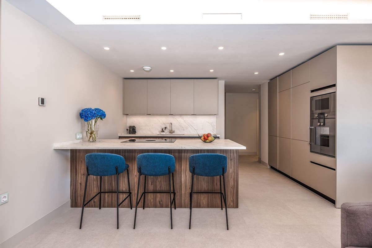 3 sypialnia Apartament na sprzedaż w Estepona z basenem garażem - 1 895 000 € (Ref: 10072967)