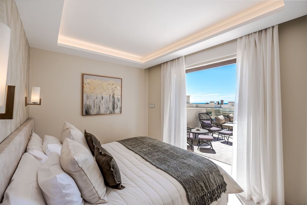 3 sypialnia Apartament na sprzedaż w Estepona z basenem garażem - 1 895 000 € (Ref: 10072967)