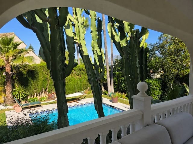 7 chambre Villa/Maison à vendre à El Rosario, Marbella avec piscine garage - 2 200 000 € (Ref: 10072972)