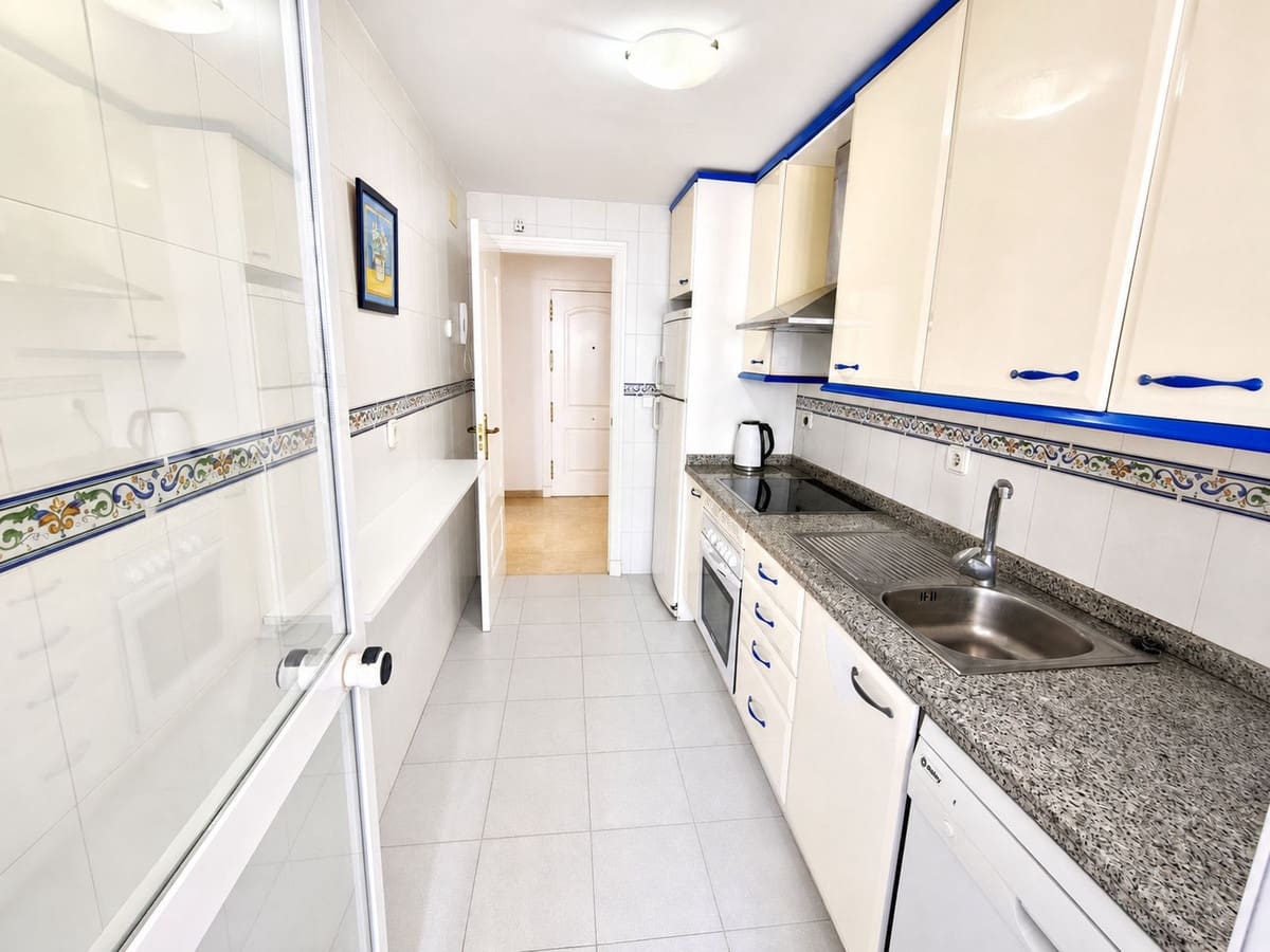 1 Zimmer Apartment zu verkaufen in La Duquesa / Puerto de la Duquesa mit Pool Garage - 299.000 € (Ref: 10075550)