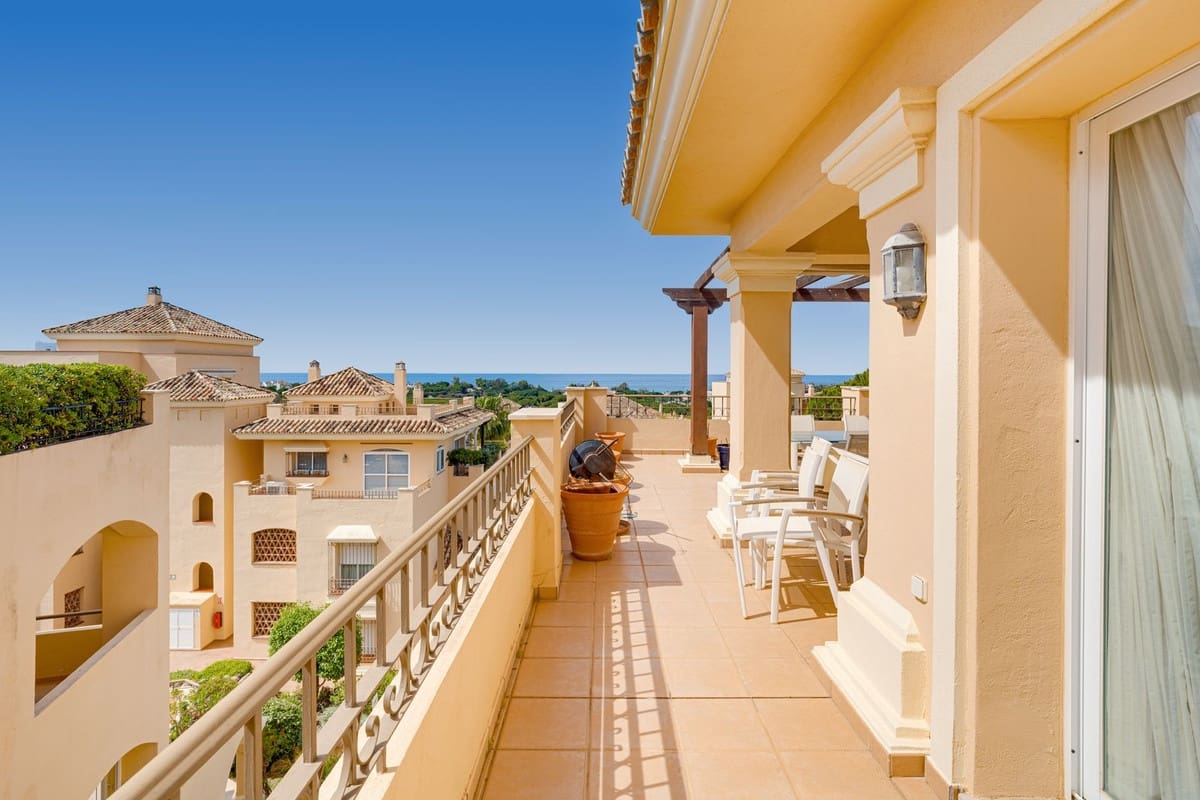 4 slaapkamer Penthouse te koop in Elviria met zwembad - € 1.395.000 (Ref: 10075595)