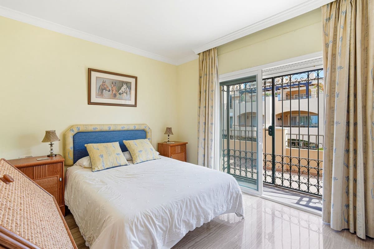 4 slaapkamer Penthouse te koop in Elviria met zwembad - € 1.395.000 (Ref: 10075595)