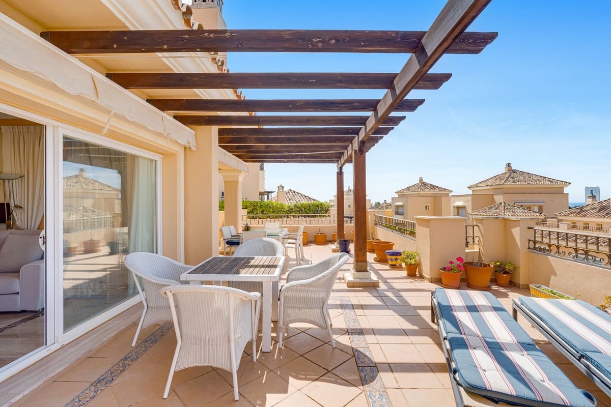 4 slaapkamer Penthouse te koop in Elviria met zwembad - € 1.395.000 (Ref: 10075595)