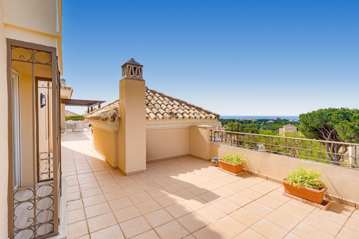 4 slaapkamer Penthouse te koop in Elviria met zwembad - € 1.395.000 (Ref: 10075595)