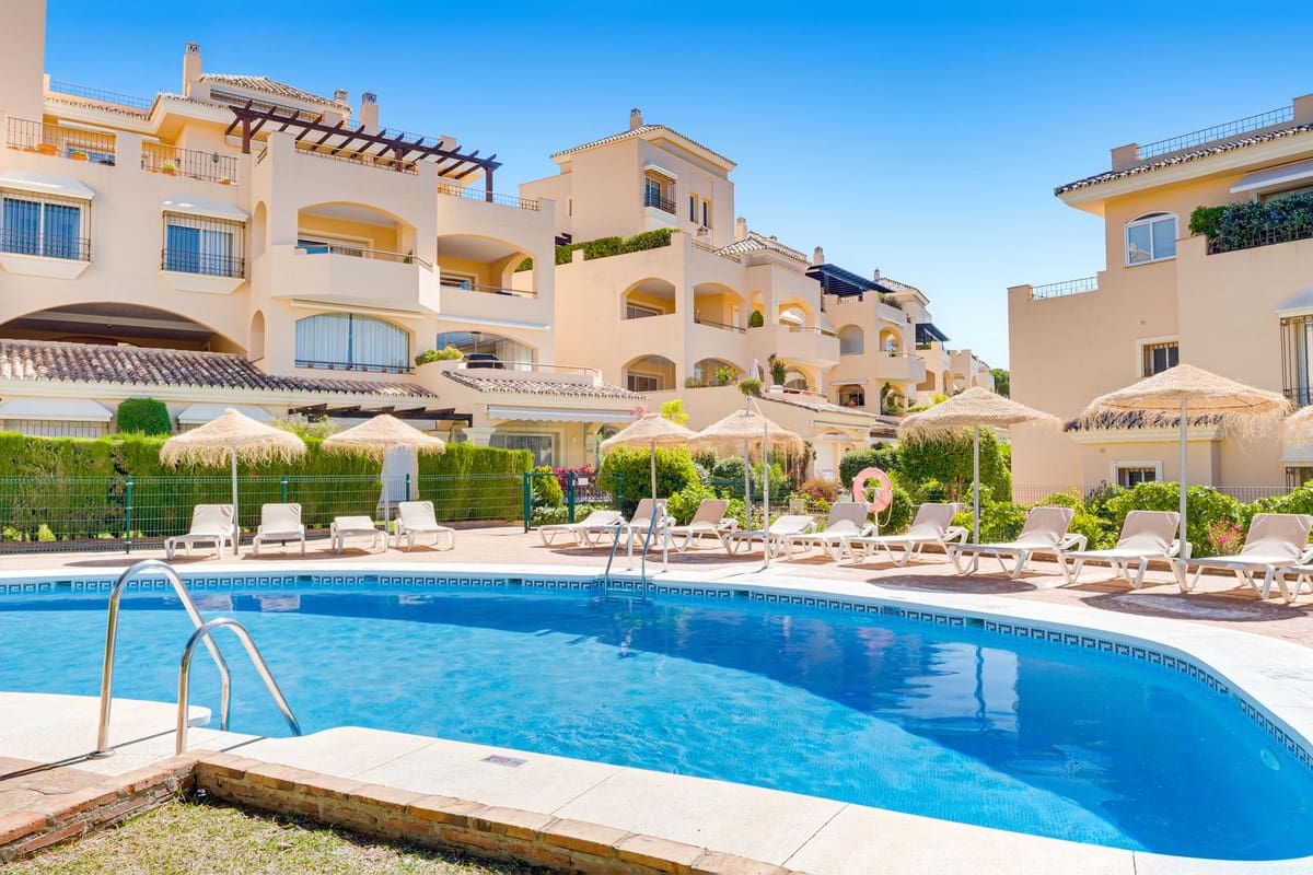 4 slaapkamer Penthouse te koop in Elviria met zwembad - € 1.395.000 (Ref: 10075595)