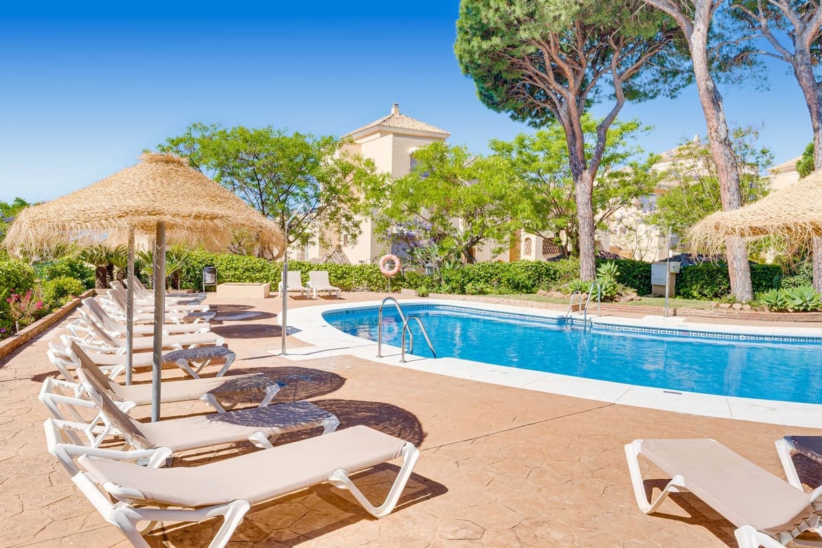4 slaapkamer Penthouse te koop in Elviria met zwembad - € 1.395.000 (Ref: 10075595)