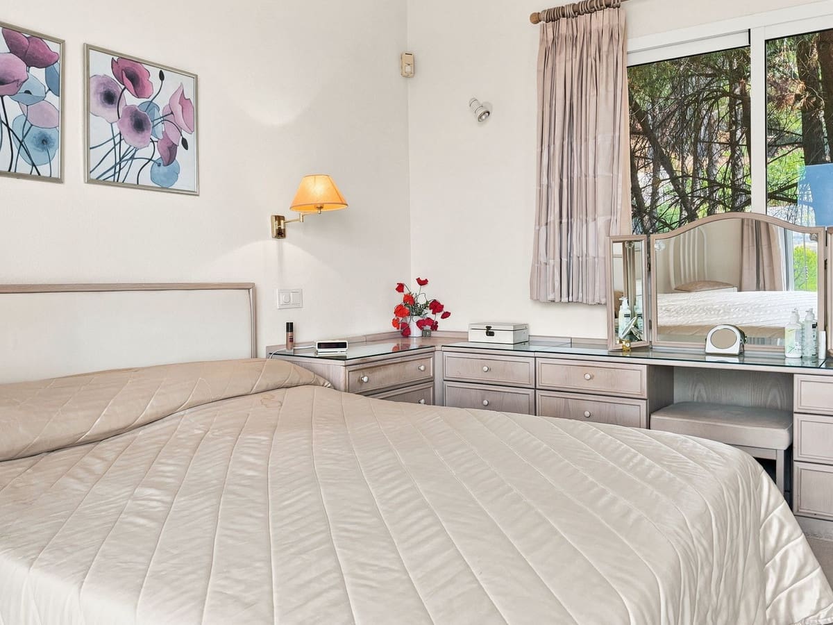 Chalet de 4 habitaciones en Valtocado en venta - 825.000 € (Ref: 10075668)