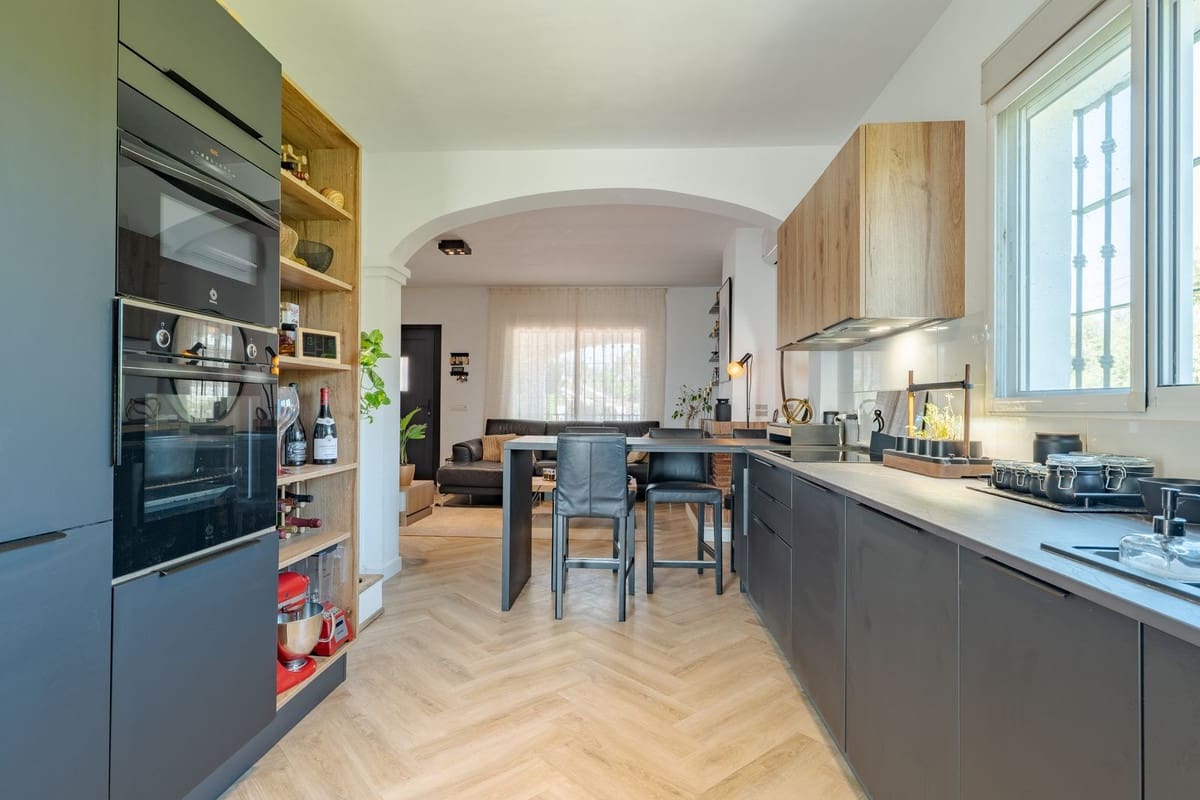 Chalet de 7 habitaciones en Alhaurín el Grande en venta con piscina garaje - 825.000 € (Ref: 10076564)