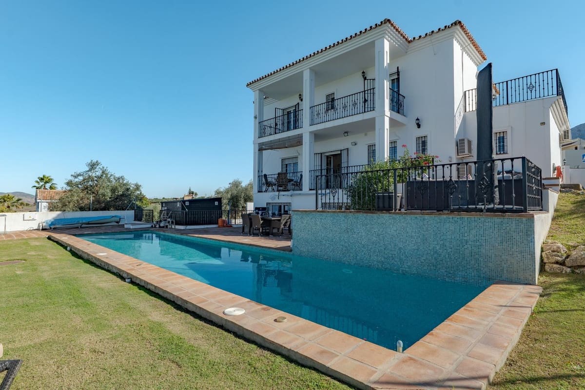 4 chambre Villa/Maison à vendre à Alhaurin el Grande avec piscine garage - 845 000 € (Ref: 10076647)