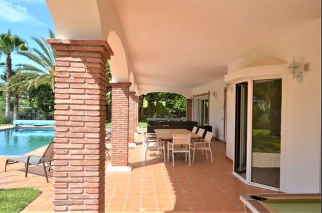5 sypialnia Willa na sprzedaż w Mijas z basenem garażem - 1 299 950 € (Ref: 10078945)