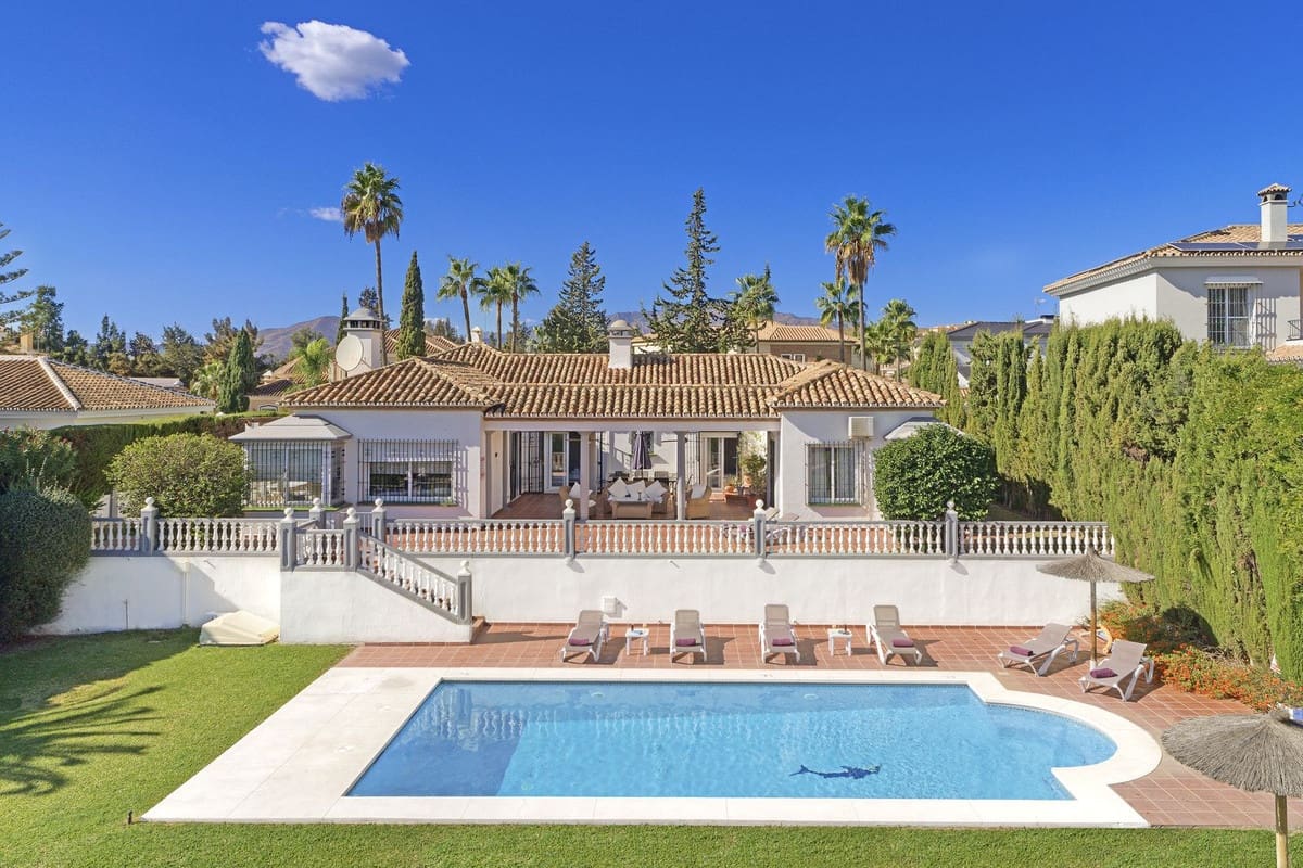 4 soverom Villa til salgs i Mijas Golf med svømmebasseng garasje - € 1 300 000 (Ref: 10079127)
