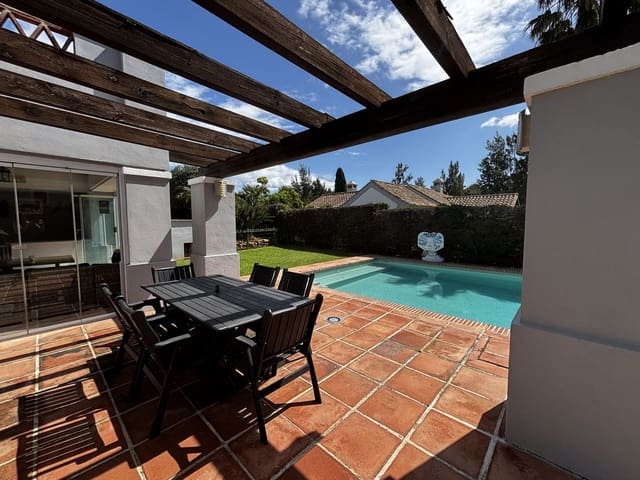 5 sypialnia Willa na sprzedaż w Mijas Golf, Mijas z basenem garażem - 1 325 000 € (Ref: 10079778)