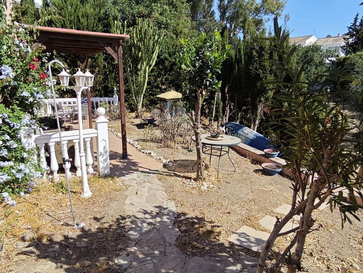 3 bedroom Villa for sale in Puerto de la Torre with pool garage - € 520,000 (Ref: 10079785)