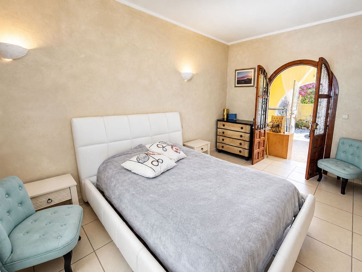 3 Zimmer Villa zu verkaufen in La Duquesa / Puerto de la Duquesa mit Garage - 549.000 € (Ref: 10079885)