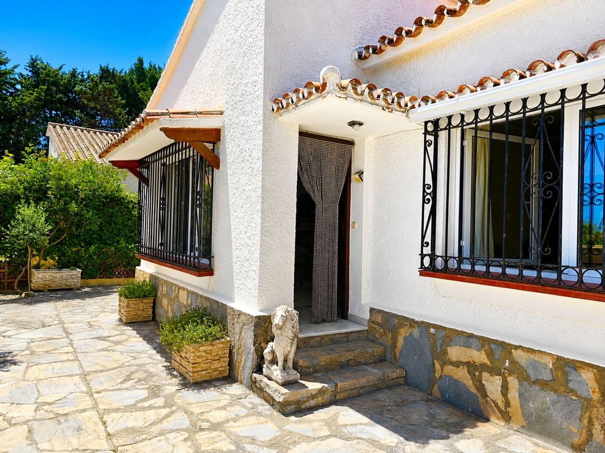 3 Zimmer Villa zu verkaufen in La Duquesa / Puerto de la Duquesa mit Garage - 549.000 € (Ref: 10079885)