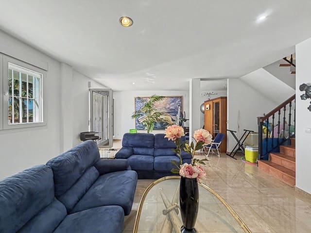 6 soveværelse Villa til salg i Manilva med swimmingpool garage - € 550.000 (Ref: 10081116)