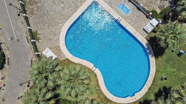 6 soveværelse Villa til salg i Manilva med swimmingpool garage - € 550.000 (Ref: 10081116)