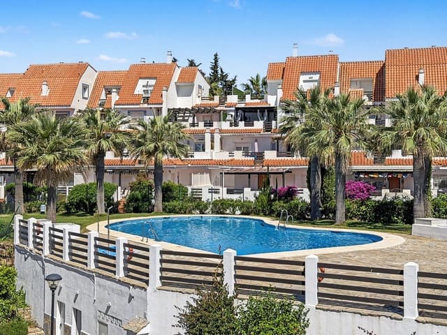 6 soveværelse Villa til salg i Manilva med swimmingpool garage - € 550.000 (Ref: 10081116)