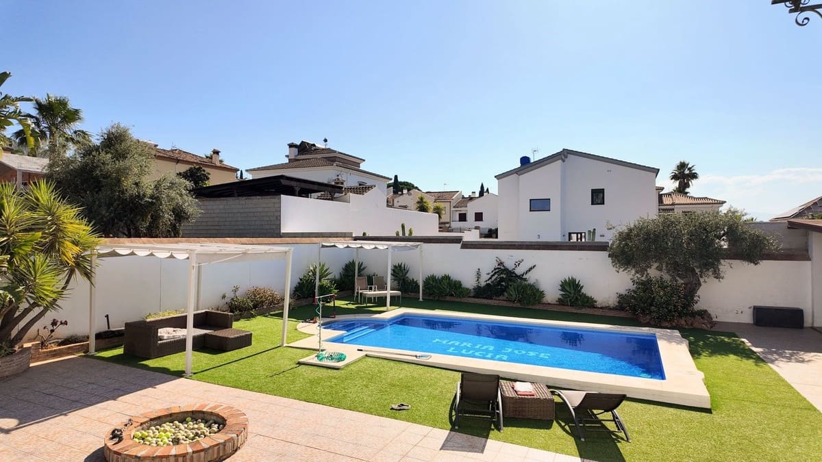3 soveværelse Villa til salg i Alhaurin el Grande med swimmingpool garage - € 649.000 (Ref: 10081147)