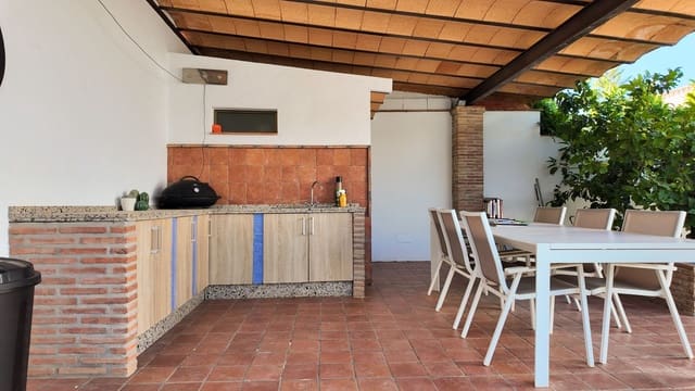 3 soveværelse Villa til salg i Alhaurín el Grande med swimmingpool garage - € 649.000 (Ref: 10081147)