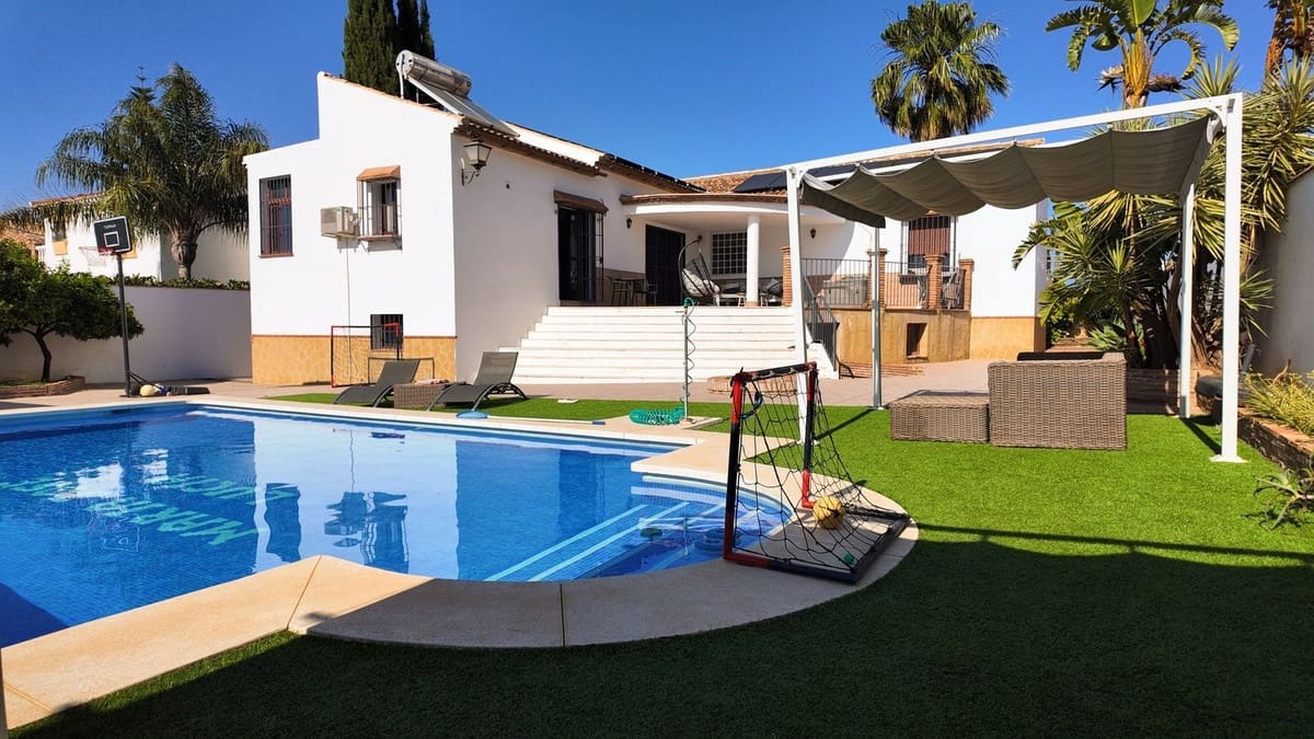 3 soveværelse Villa til salg i Alhaurin el Grande med swimmingpool garage - € 649.000 (Ref: 10081147)