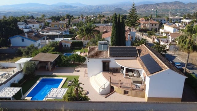 3 soveværelse Villa til salg i Alhaurín el Grande med swimmingpool garage - € 649.000 (Ref: 10081147)