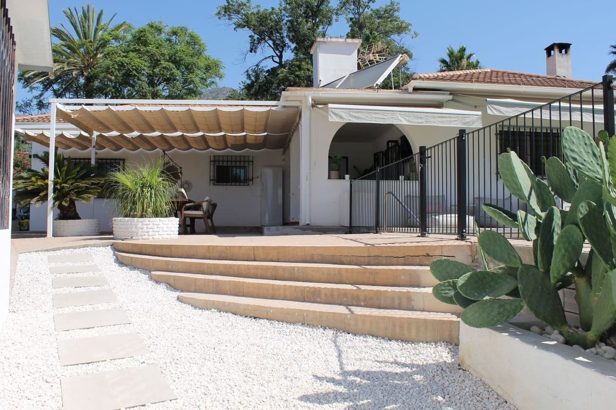4 Zimmer Villa zu verkaufen in Mijas mit Pool Garage - 849.000 € (Ref: 10081307)