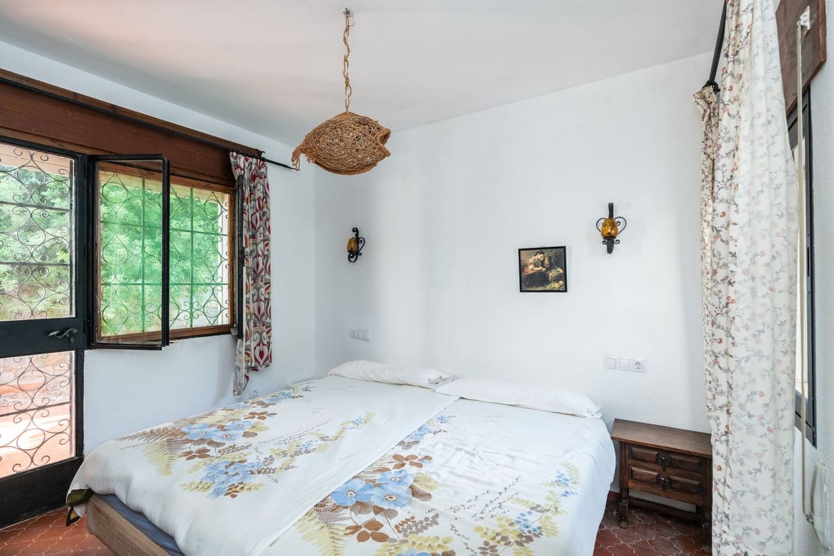3 soveværelse Villa til salg i Elviria med swimmingpool garage - € 985.000 (Ref: 10081497)