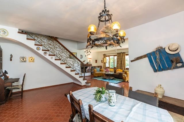 3 soveværelse Villa til salg i Elviria, Marbella med swimmingpool garage - € 985.000 (Ref: 10081497)