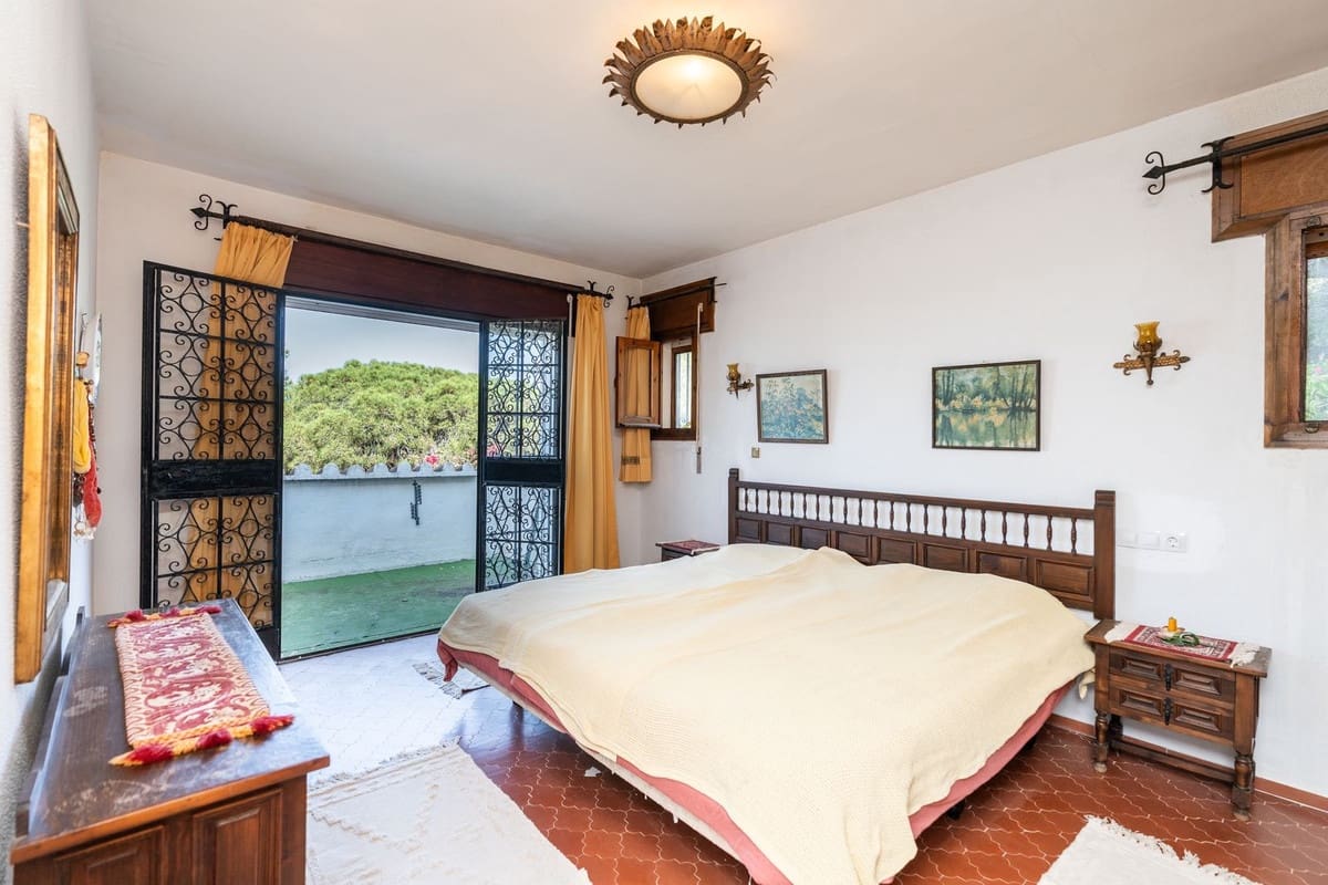 3 soveværelse Villa til salg i Elviria med swimmingpool garage - € 985.000 (Ref: 10081497)