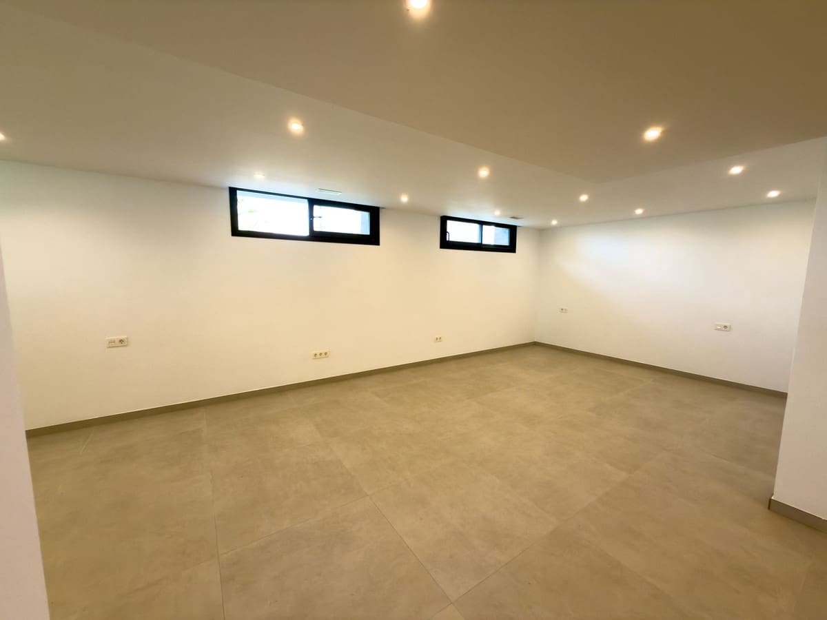 4 sypialnia Willa na sprzedaż w Mijas z basenem garażem - 995 000 € (Ref: 10082165)