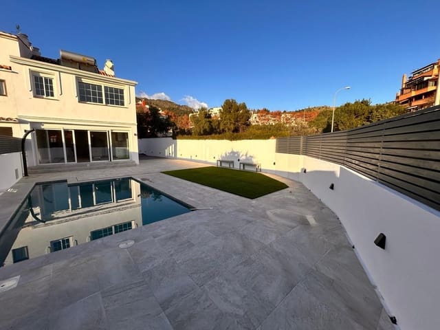 4 slaapkamer Villa te koop in Marbella met zwembad garage - € 1.095.000 (Ref: 10086112)